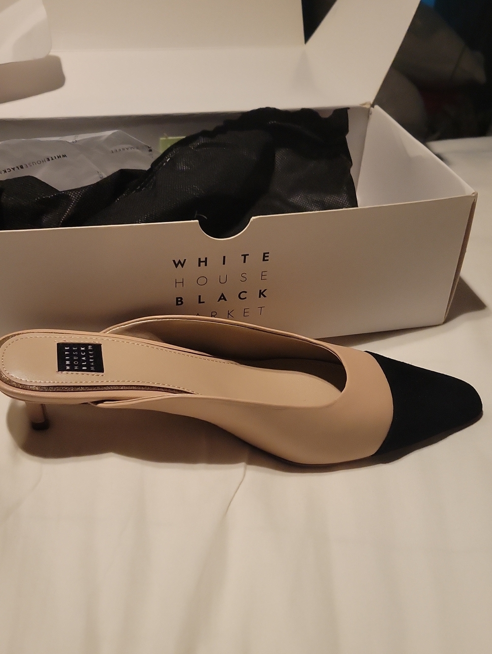 White House Black Market Nude and Black Pointed Toe Kitten Heel Mule - Picture 1 of 2
